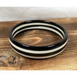 Vintage 60’s Black and White Lucite Op Art Bangle Bracelet 8”